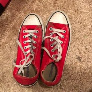 Red low top converse